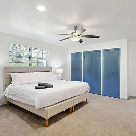 Spectacular 6Br 2,5Ba Holiday Home With Pool